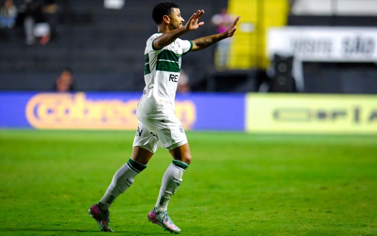 Lucas Ronier marca em Athletic 1x1 Coritiba, na Arena Sicredi. Foto: Gabriel Thá/Coritiba