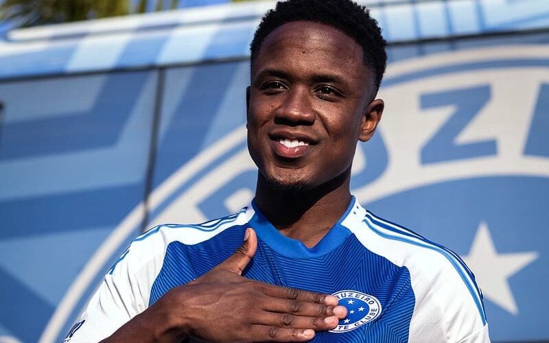 Atacante Luis Sinisterra terá a missão de recuperar o prestígio dos colombianos na Toca da Raposa (Foto: Gustavo Aleixo/Cruzeiro)