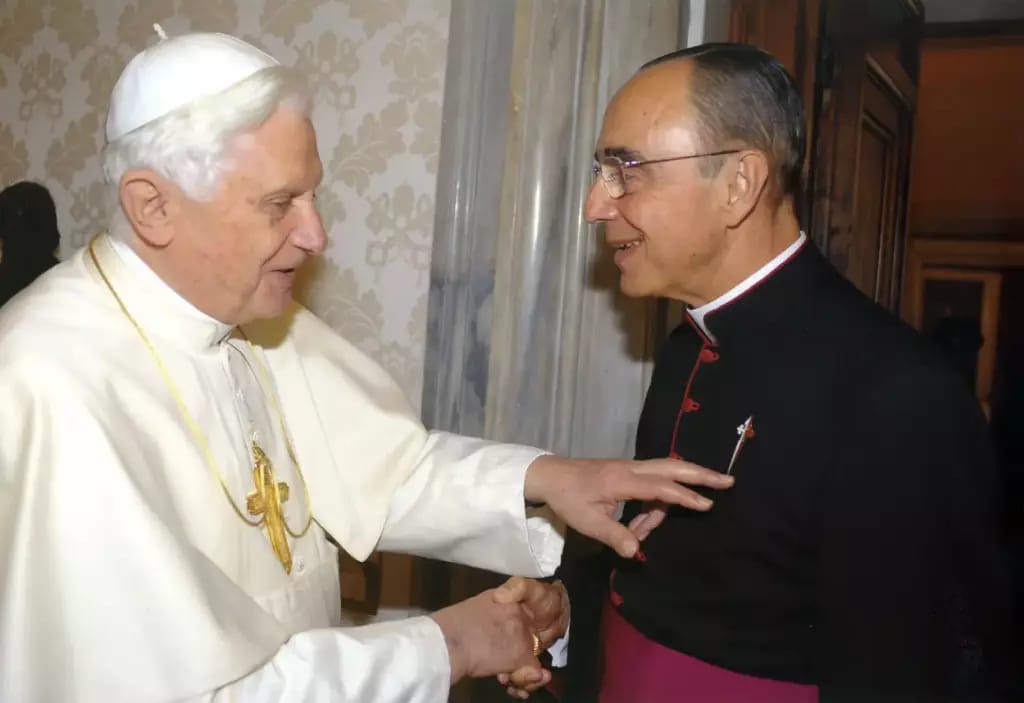 Monsenhor João Scognamiglio Clá Dias com o papa Bento XVI