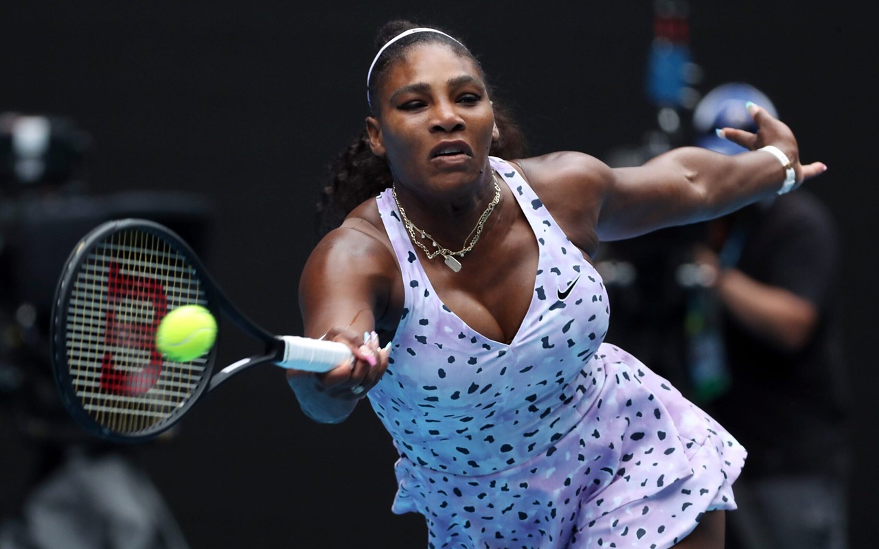 Serena Williams, maior campeã da história do Miami Open com oito títulos, celebra mais uma conquista no torneio (DAVID GRAY / AFP)