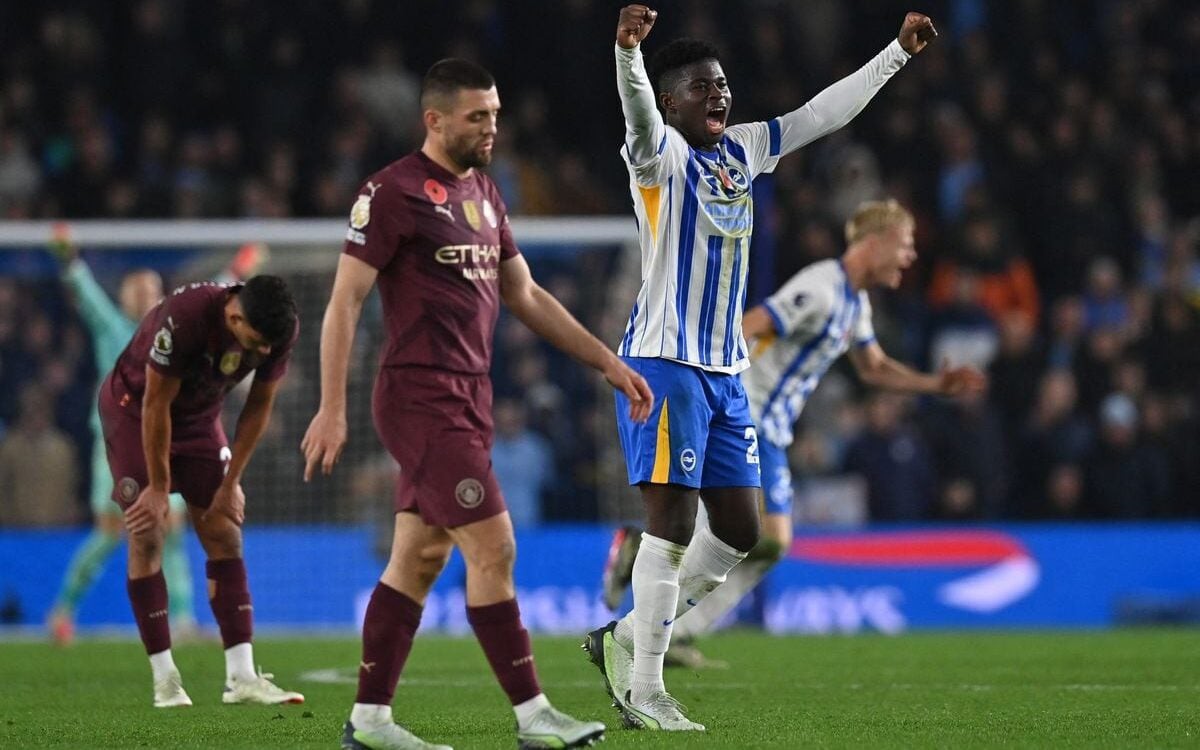 Manchester City e Brighton se enfrentam neste sábado pela Premier League, veja onde assistir (Foto: GLYN KIRK/AFP)