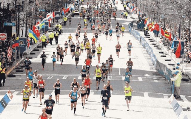 Mais de 30 mil corredores participam hoje da 129ª edição da Maratona de Boston. (BCAA/Divulgação)