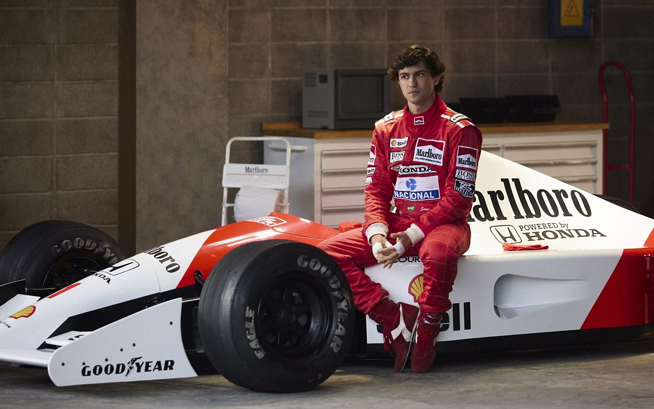 Gabriel Leone é Ayrton Senna em série da Netflix (Foto: Divulgação/Netflix)