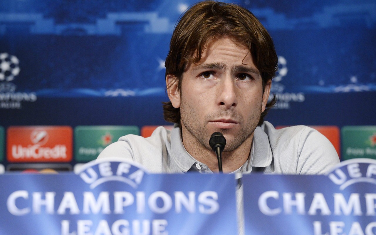 Ex-jogador de Inter e PSG, Maxwell em coletiva às vésperas de jogo da Champions League (Foto: Franck Fife/AFP)