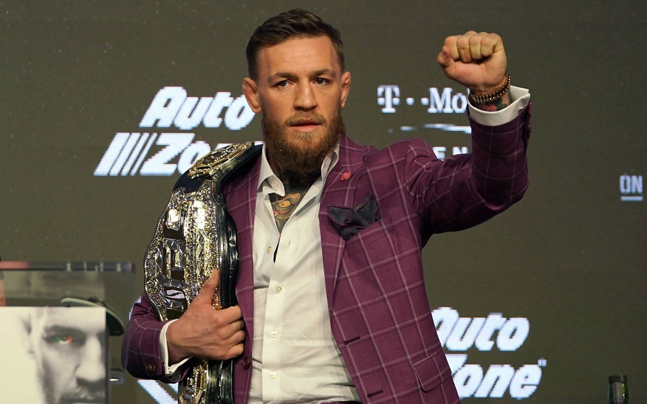 Conor McGregor já foi campeão duplo do UFC (Foto: Timothy A. Clary/AFP)