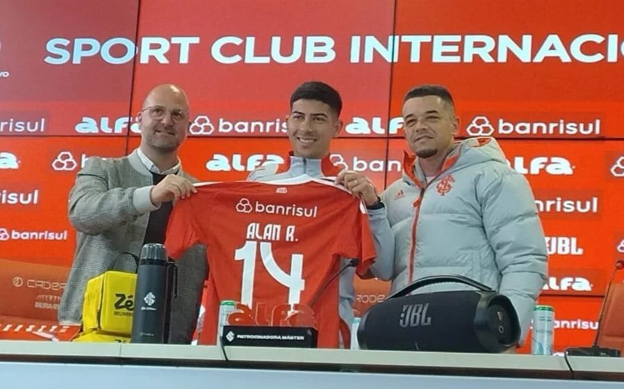 Apresentação de Alan Rodríguez, volante do Internacional (Foto: Divulgação/SC Internacional)