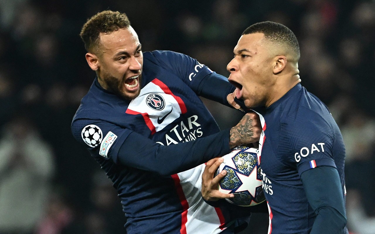 Neymar e Mbappé durante passagem pelo PSG (Foto: Anne-Christine Poujoulat/AFP)