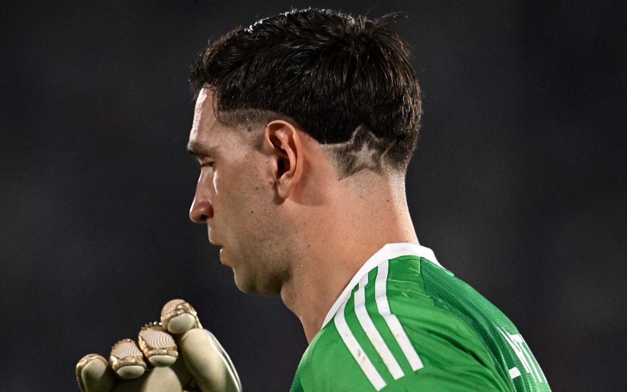 Emiliano Dibu Martinez, goleiro da Argentina (Foto: Eitan ABRAMOVICH / AFP)