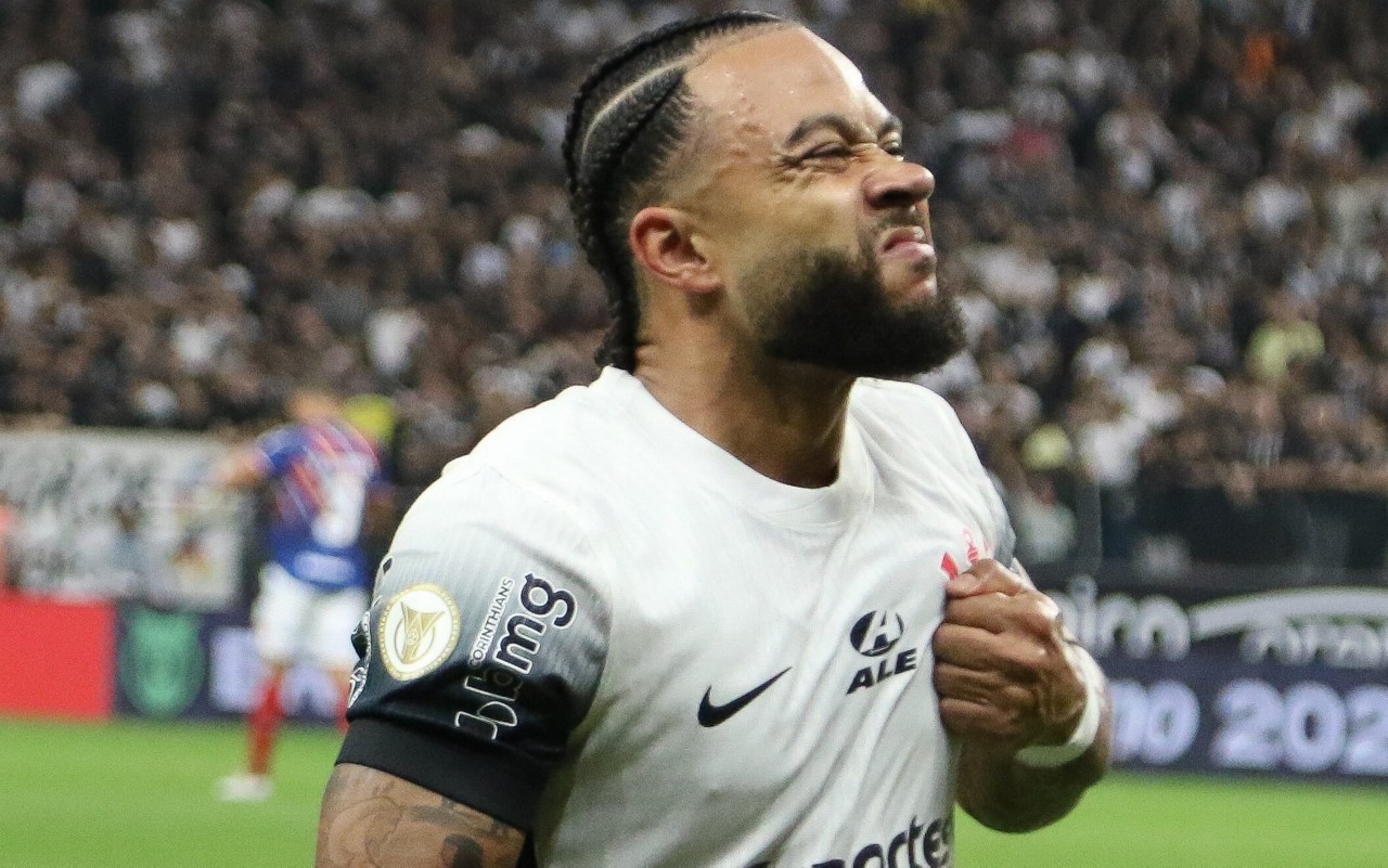 Atacante é o camisa 10 do Corinthians (Foto: Joisel Amaral/AGIF)