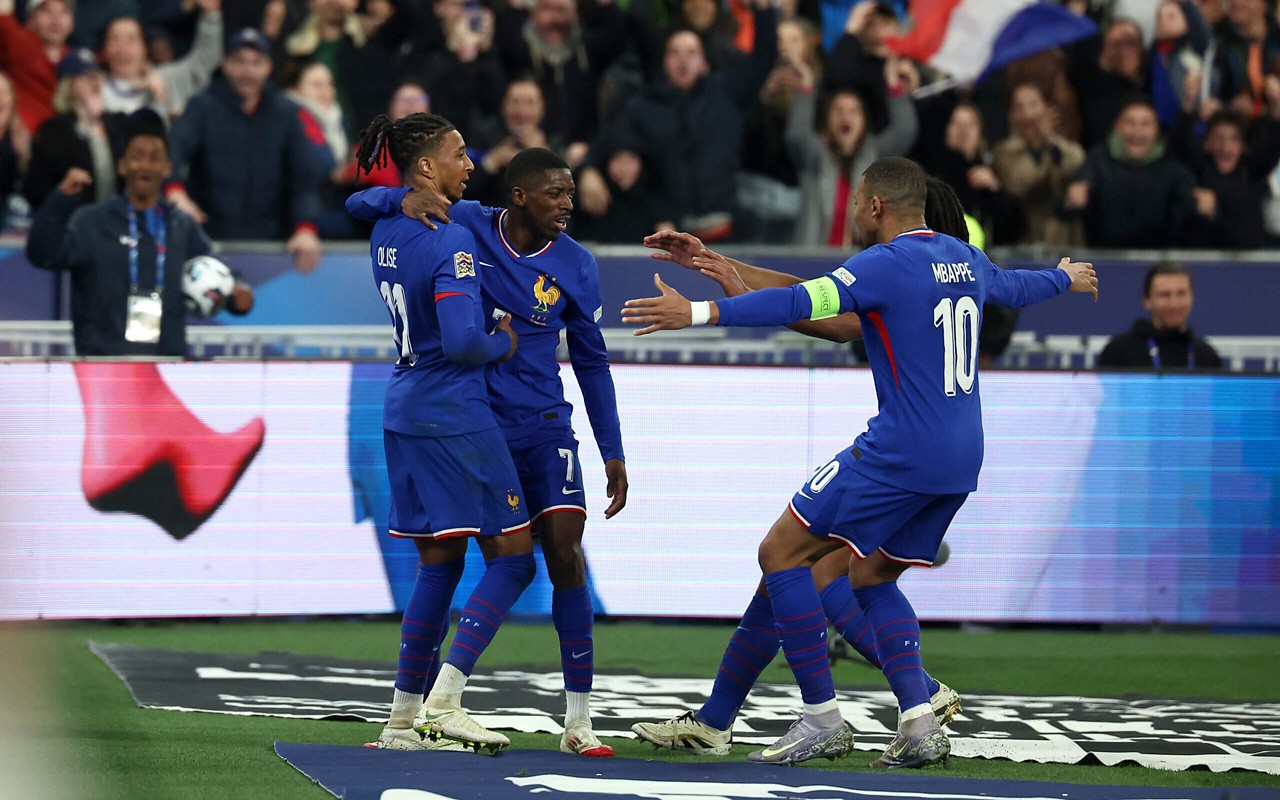 Dembélé comemora o gol em França x Croácia (foto: FRANCK FIFE / AFP)
