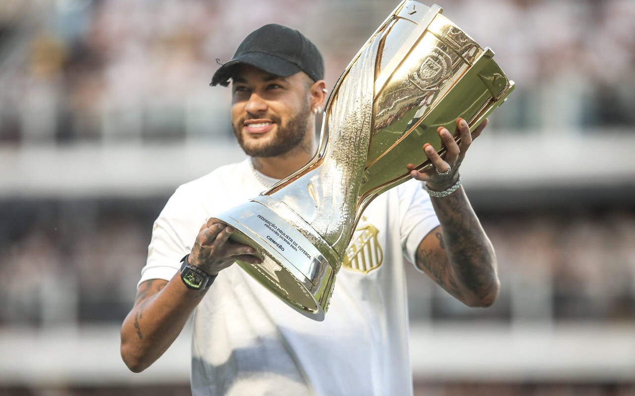 Neymar antes da final do Paulistão 2024 (Foto: Reinaldo Campos/AGIF)