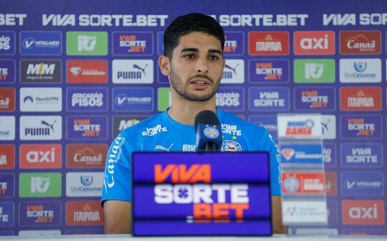 Michel Araújo em entrevista coletiva (Foto: Rafael Rodrigues / E.C Bahia)