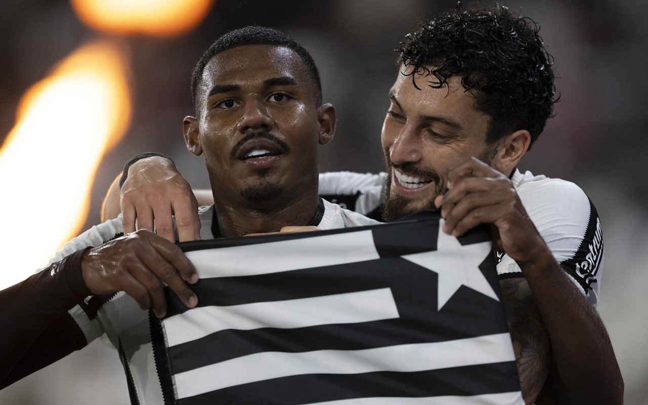 Botafogo precisa vencer para garantir vaga nas oitavas da Libertadores (Foto: Jorge Rodrigues/AGIF)