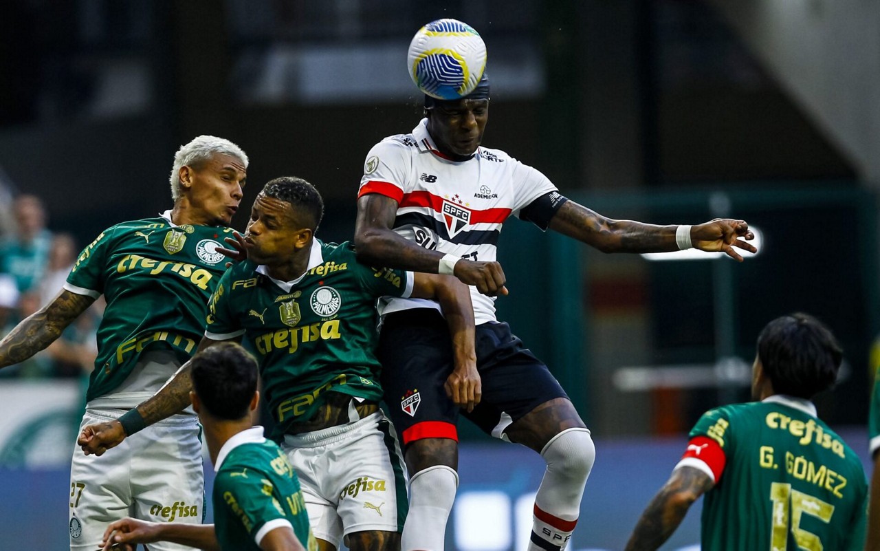 Arboleda jogador do Sao Paulo durante partida contra o Palmeiras no estadio Arena Allianz Parque pelo campeonato Brasileiro A 2024. Foto: Marco Miatelo/AGIF