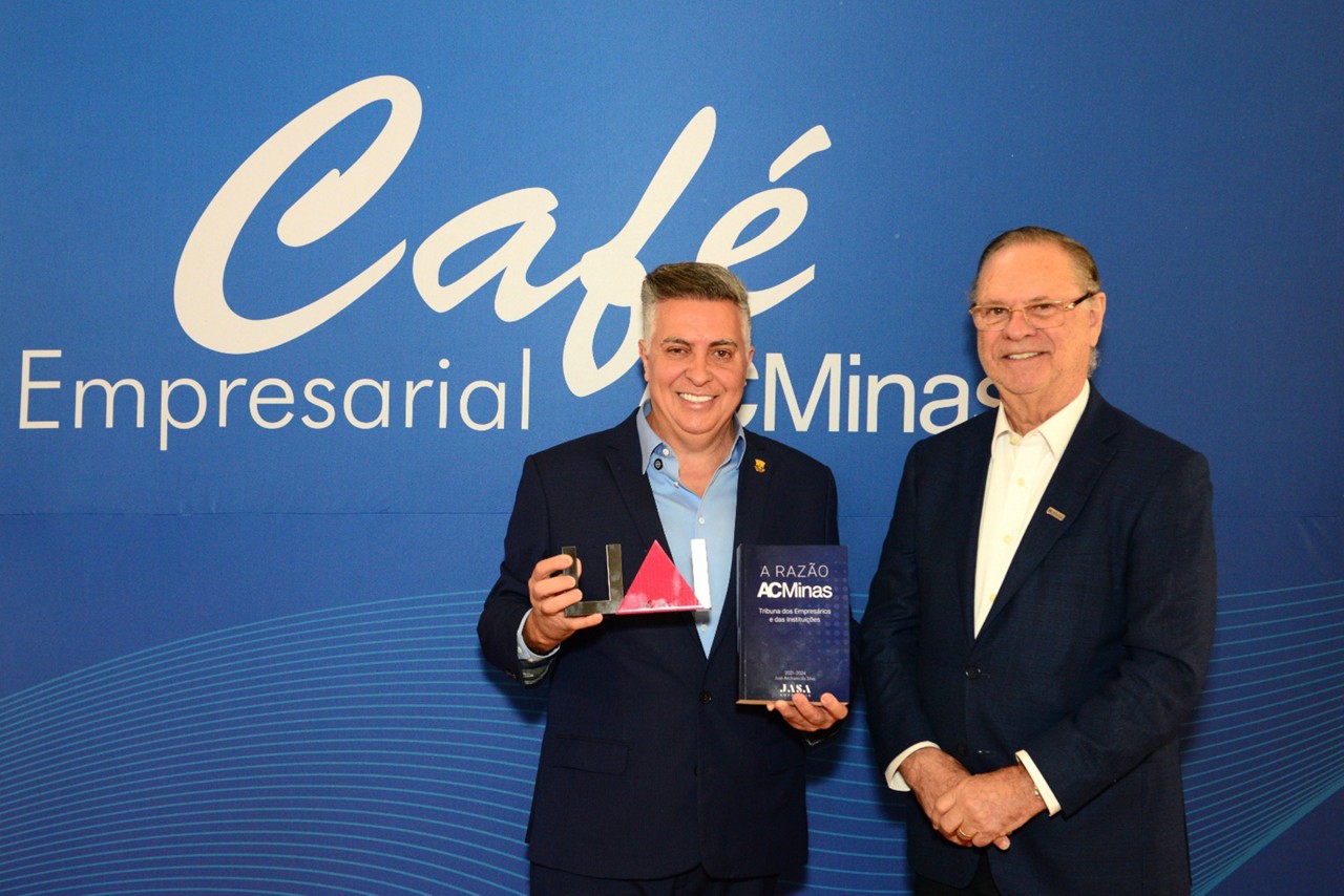 Prefeito de Belo Horizonte, Álvaro Damião, e o presidente da ACMinas, Cledorvino Belini, durante café empresarial da ACMinas no Automóvel Clube