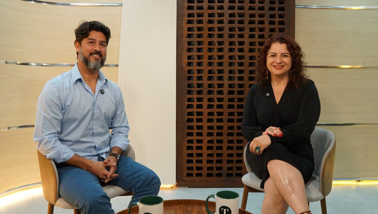 Daniel Katz, CEO do Grupo Katz, e Helenice Laguardia na gravação do episódio da Temporada Minas S/A Mercados em todas as plataformas de O TEMPO. A entrevista será publicada no dia 12 de abril.