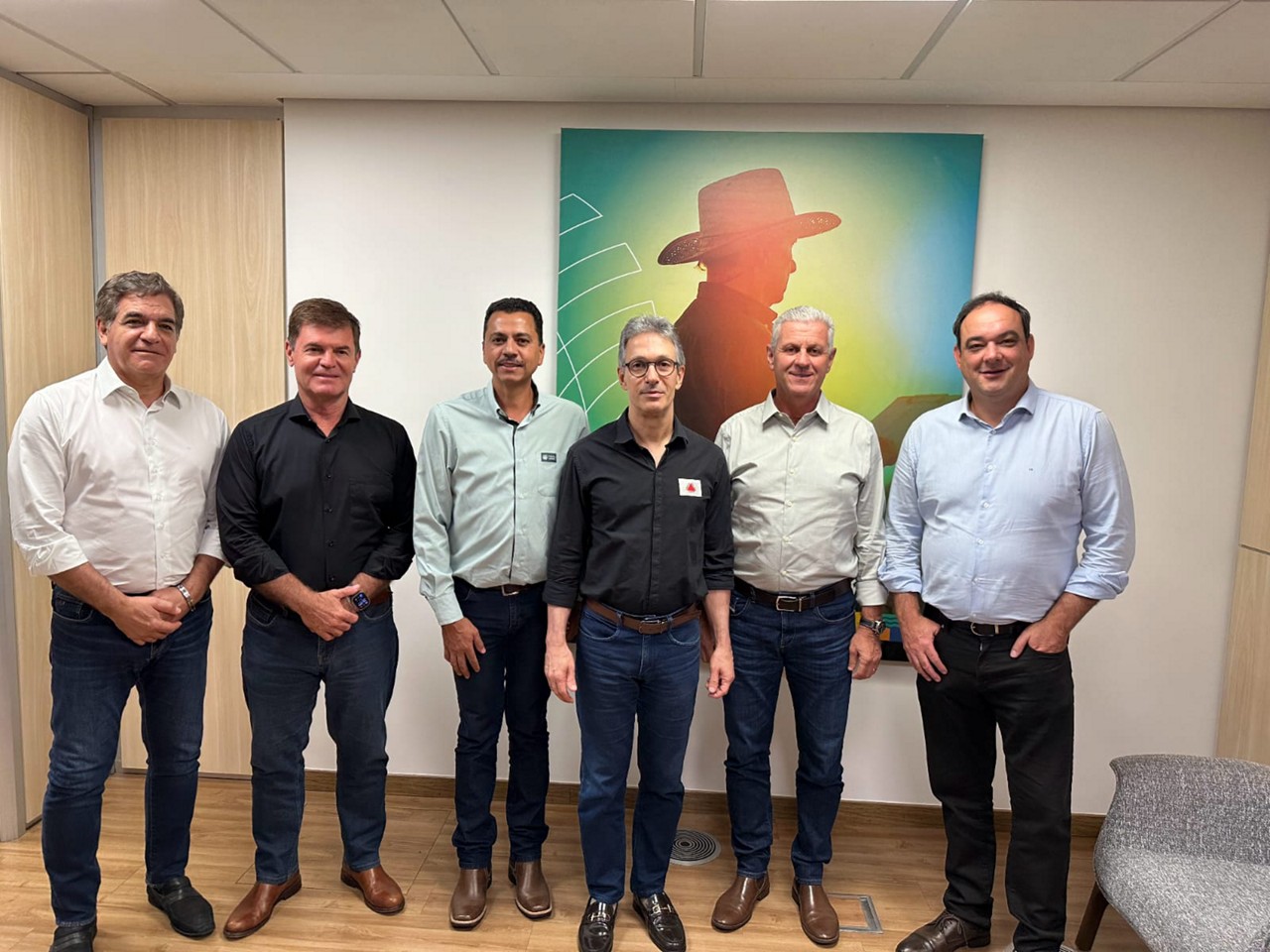 Presidente da Fecomércio/MG, Nadim Donato, presidente do Sistema Faemg Senar, Antônio de Salvo, vice-presidente secretário do Sistema Faemg Senar, Ebinho Bernardes, governador Romeu Zema, vice-presidente de Finanças do SIstema Faemg Senar, Renato Laguardia, e presidente da Fiemg, Flávio Roscoe