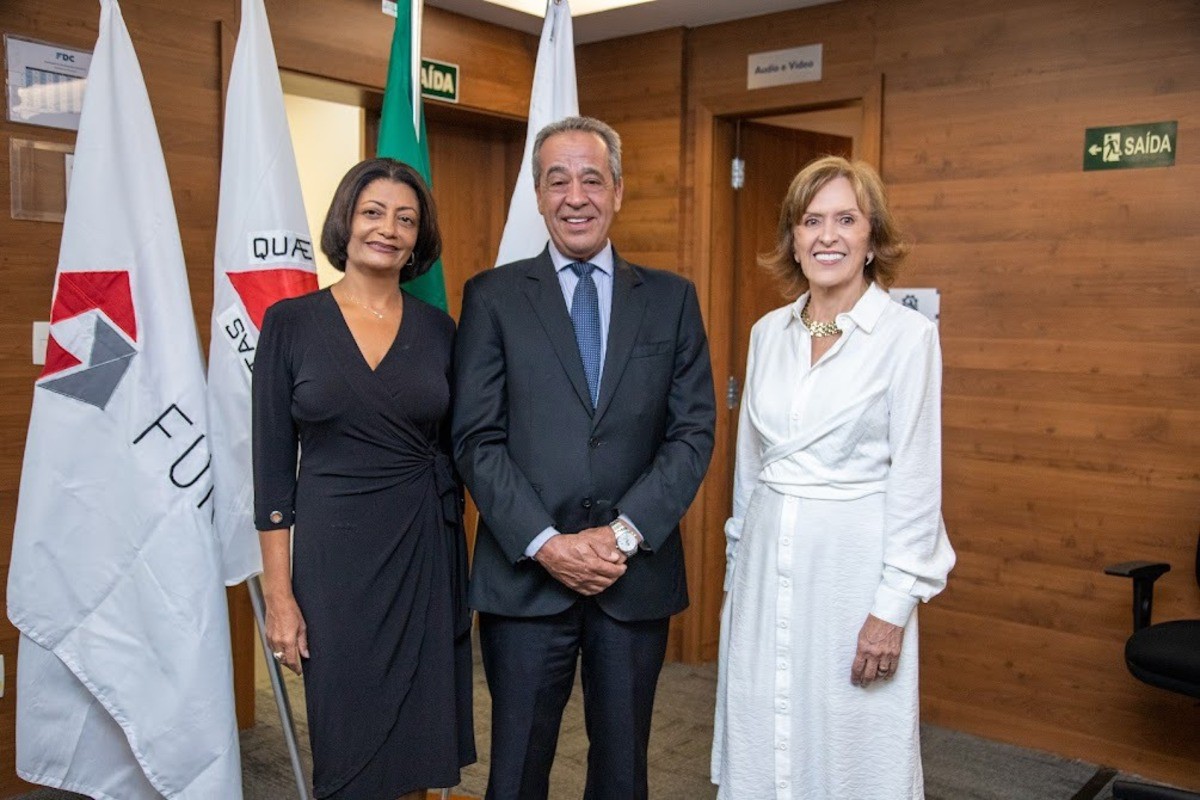 Diretoria FUNDAMIG - Nádia Rampi (vice-presidente); Tomáz de Aquino Resende (diretor financeiro); e Solange Bottaro (presidente)