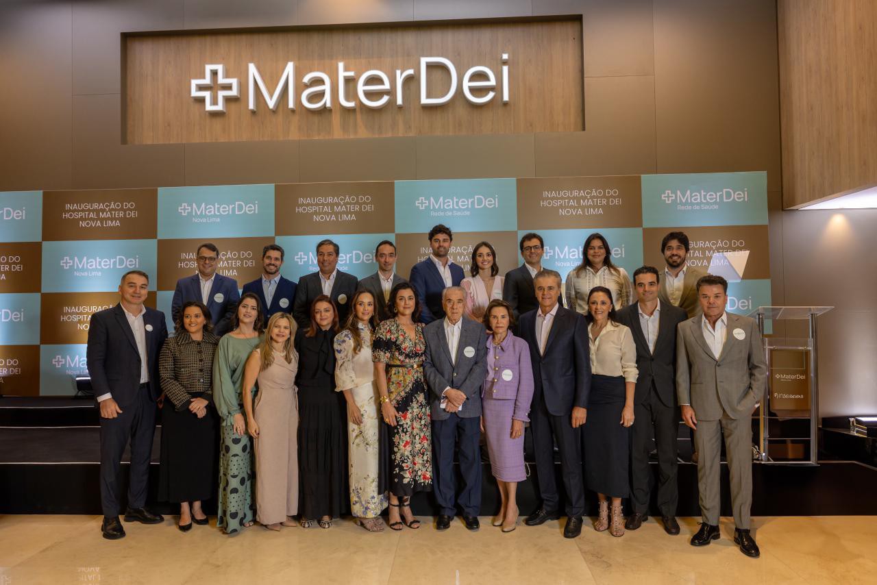 Na inauguração do Hospital Mater Dei Nova Lima, três gerações da família Salvador, fundadora do grupo, e o corpo diretivo da Rede Mater Dei.
