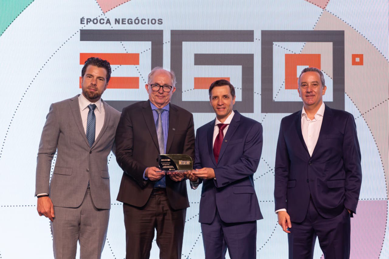 Emiliano Hanssen, Iomar Tavares, Marco Antônio Carneiro e André Proença durante cerimônia de premiação realizada em São Paulo. 