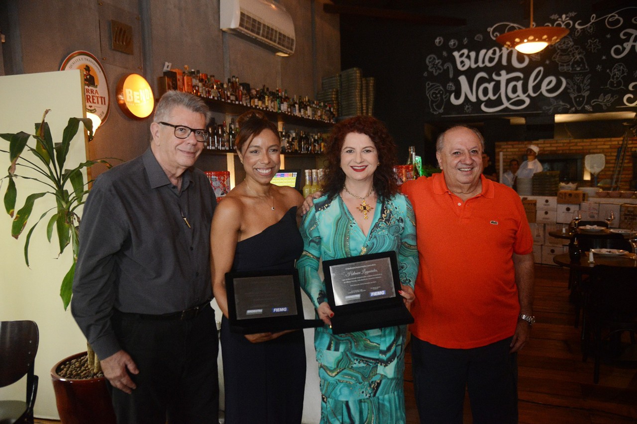 Luís Márcio Vianna, presidente do Sindiextra; Edilene Lopes, da rádio Itatiaia, Helenice Laguardia de O TEMPO e o Presidente do Conselho Deliberativo do Sindiextra, José Fernando Coura.