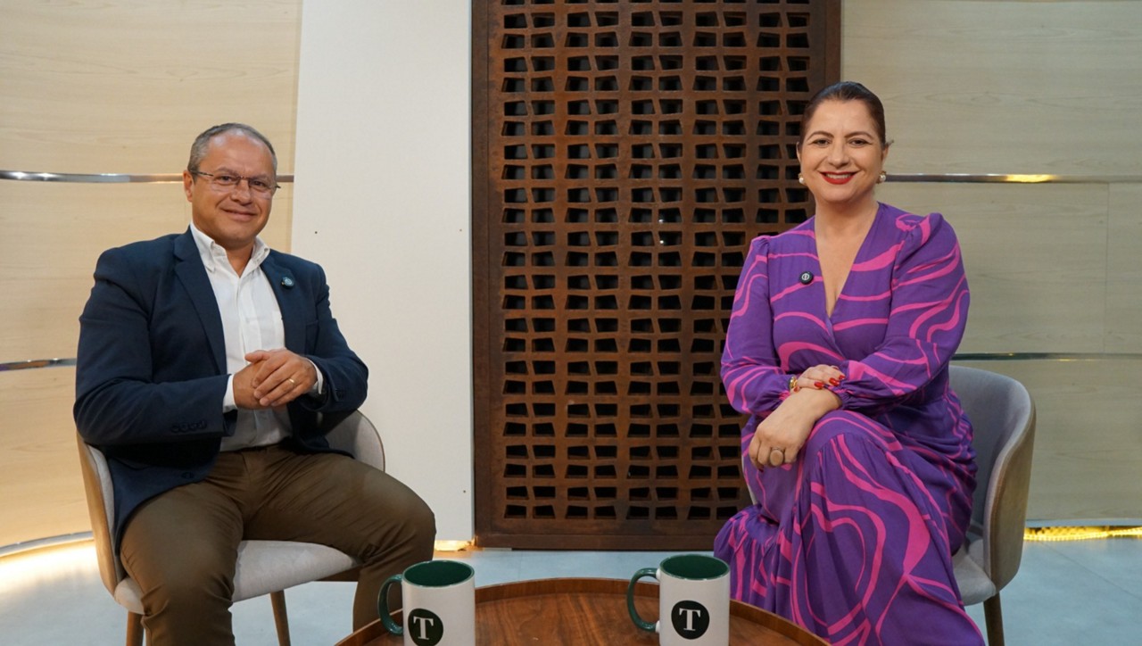 Diretor-presidente da Unimed-BH, Frederico Peret, e a jornalista Helenice Laguardia durante gravação de mais um episódio da Temporada Minas S/A Mercados que será publicado no dia 05 de abril.