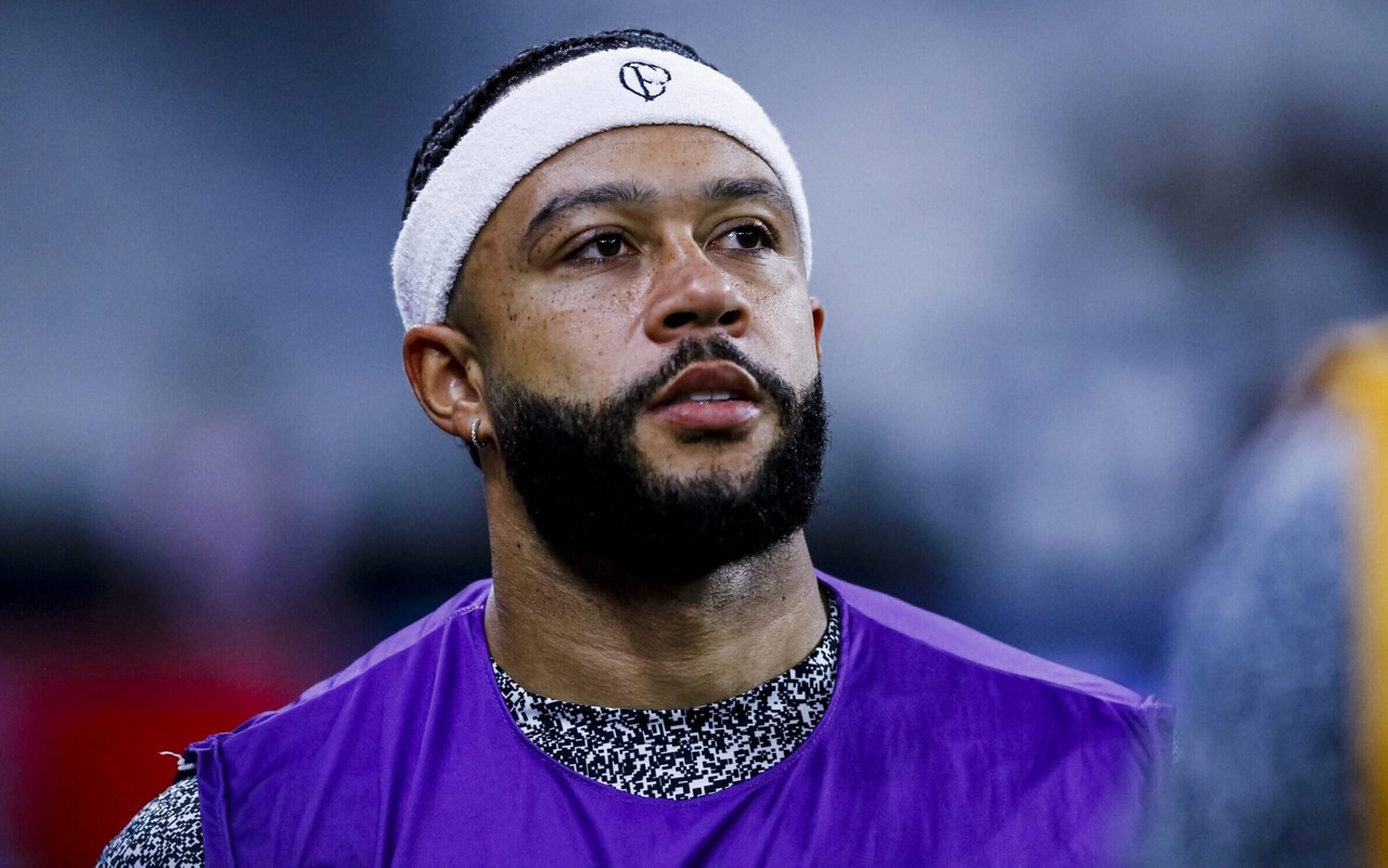 Memphis Depay perdeu pênalti no duelo contra Mirassol (Foto: Marco Miatelo/AGIF)