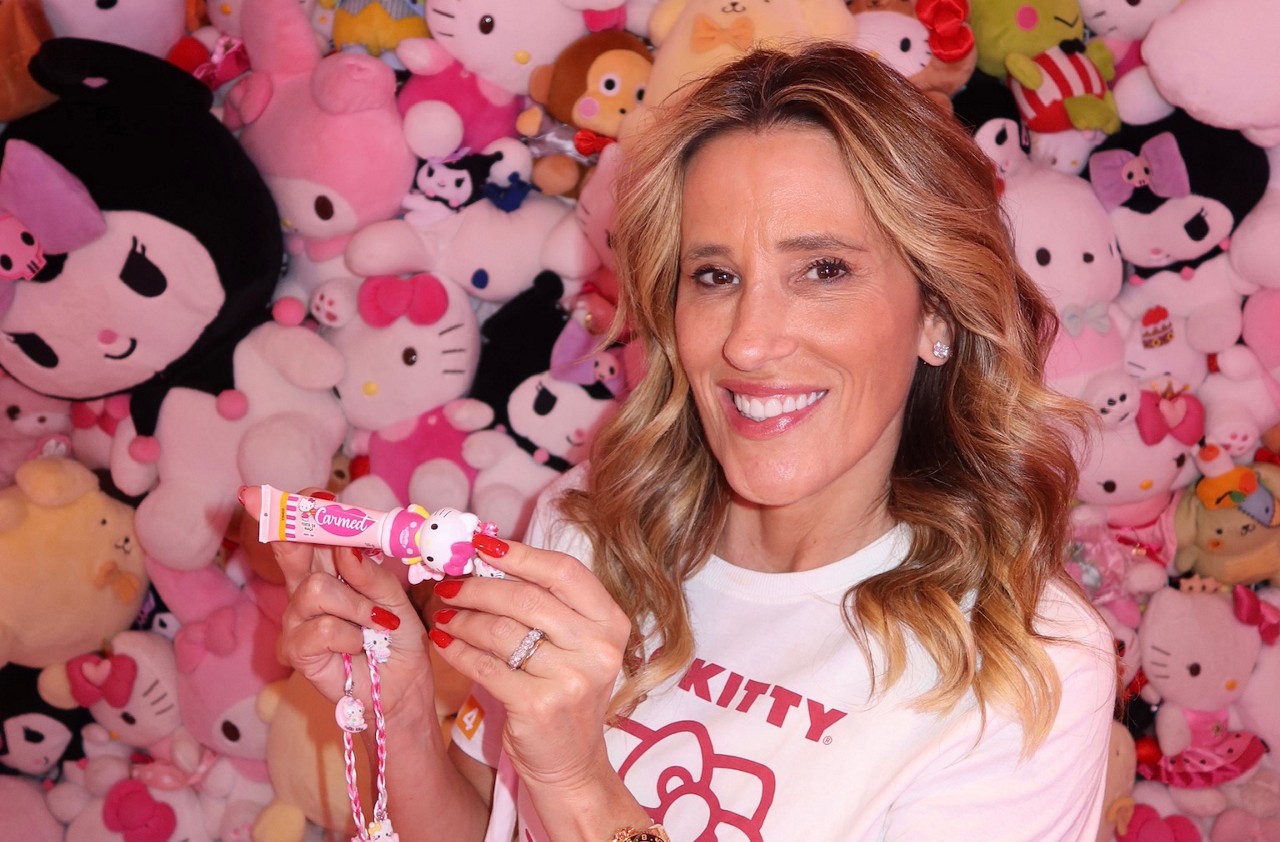 Vice-presidente da Cimed, Karla Felmanas, apresenta o Carmed Hello Kitty