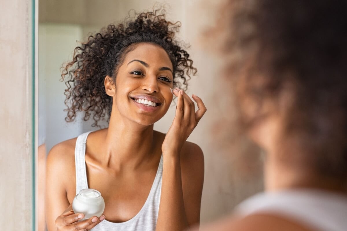 Diminuir as etapas do skincare e optar por produtos naturais são conceitos defendidos pelo Skinimalismo 2.0