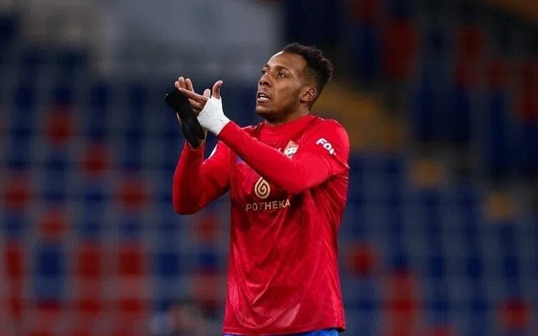 Moisés em ação pelo CSKA Moscou (Foto: Divulgação/Instagram)