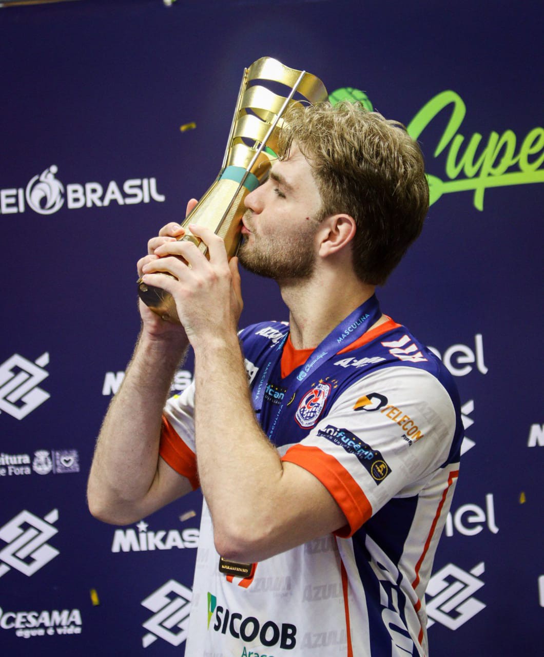 Montes Claros Vôlei contrata o ponteiro Nathan Krupp, bicampeão da Superliga B