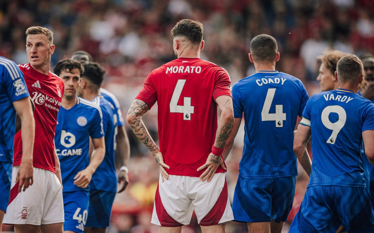 Morato em jogo do Nottingham Forest pela Premier League contra o Leicester (Foto: Divulgação)