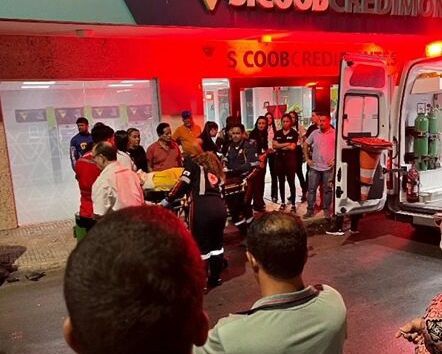 Motoboy fica ferido ao bater contra ônibus de transporte coletivo em Montes Claros