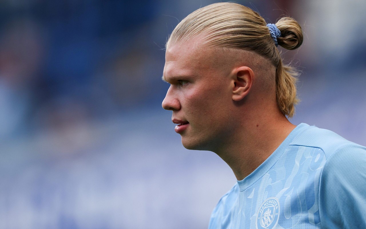 Haaland em ação pelo Manchester City (Foto: Adrian Dennis / AFP)