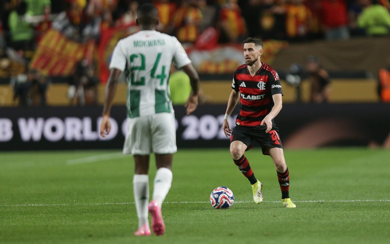 Jorginho em ação contra o Espérance no Mundial de Clubes (Foto: Gilvan de Souza/Flamengo)