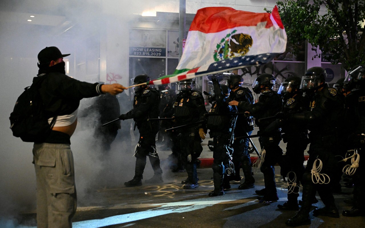 Los Angeles registrou confrontos no final de semana, mas situação está mais calma (Foto: Ronaldo Schemidt/AFP)