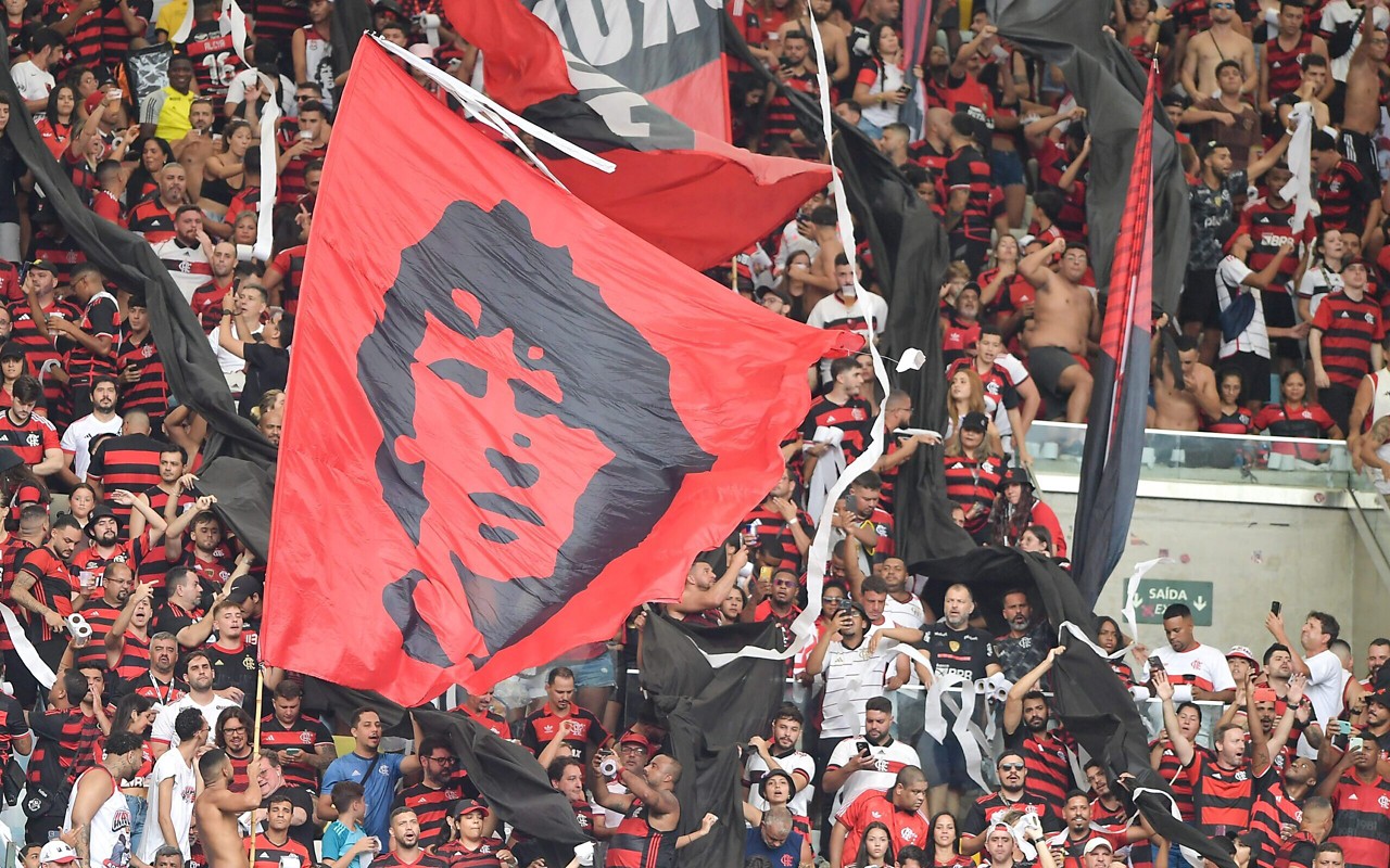 Torcida do Flamengo foi citada em publicação da Fifa (Foto: Thiago Ribeiro/AGIF)