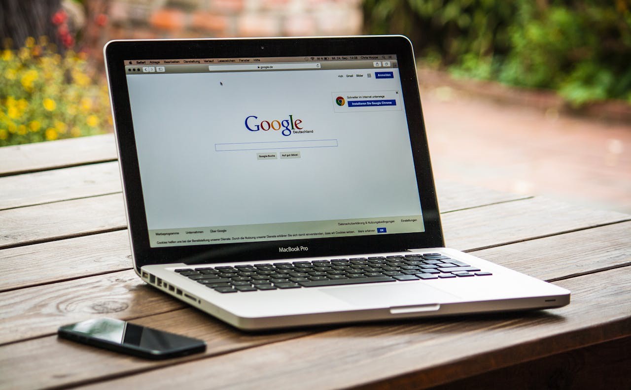 Apple diz que pode substituir o Google por IA como mecanismo de busca
