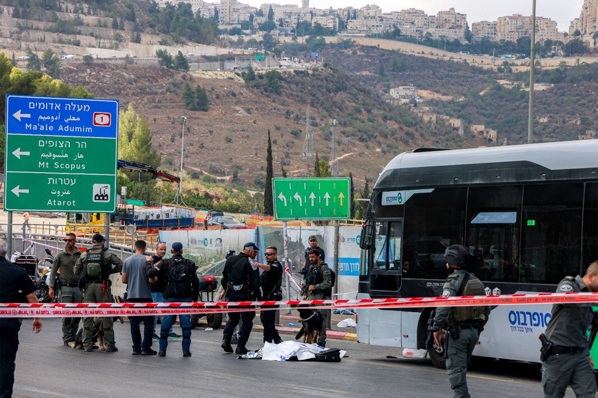 Tiros conta ônibus: Israel promete intensificar ataques em Gaza como retaliação 