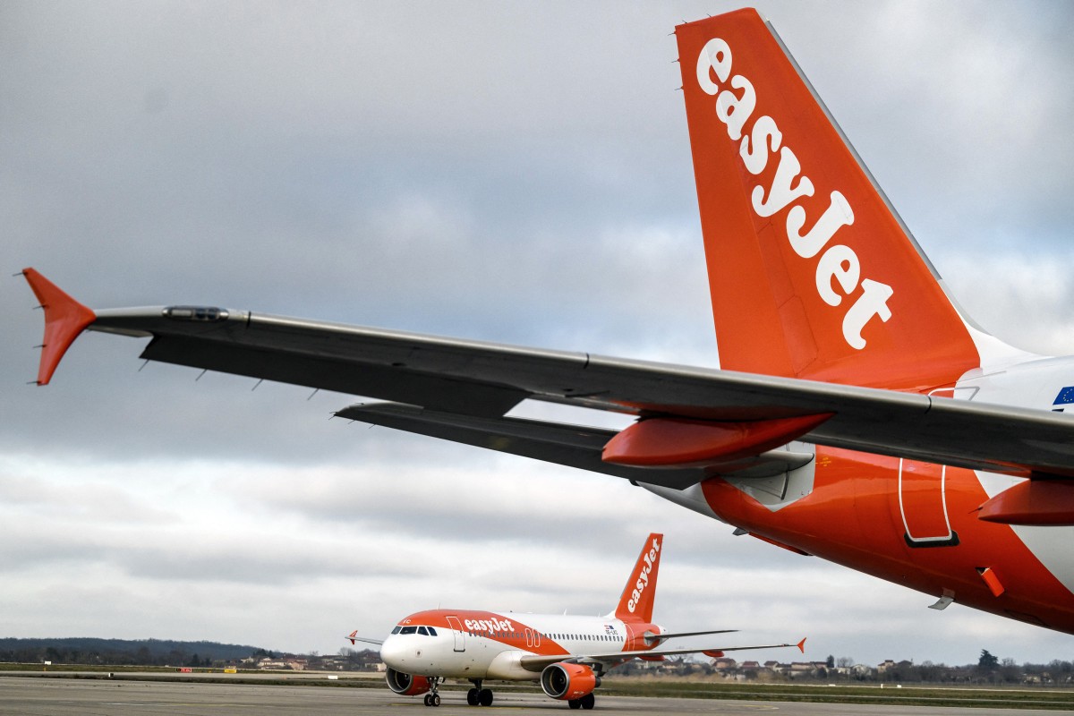 Avião da companhia aérea EasyJet é obrigado a pousar logo após decolagem, após cidadão português tentar invadir a cabine do piloto