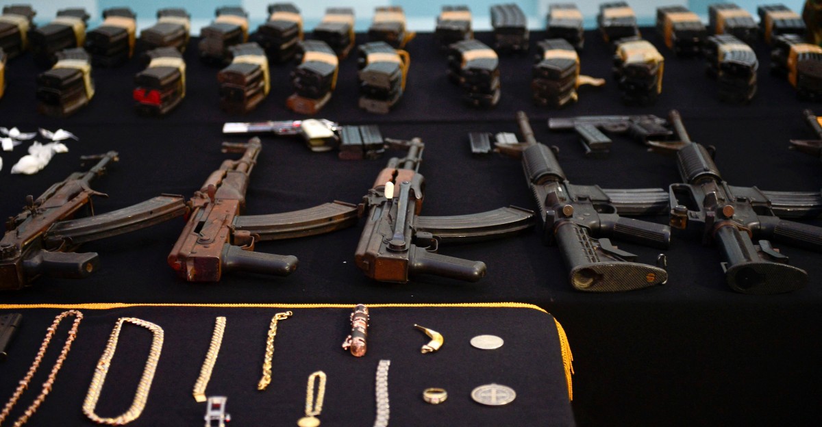 Armas e joias apreendidas do suposto líder do 'Cartel do Golfo', no México
