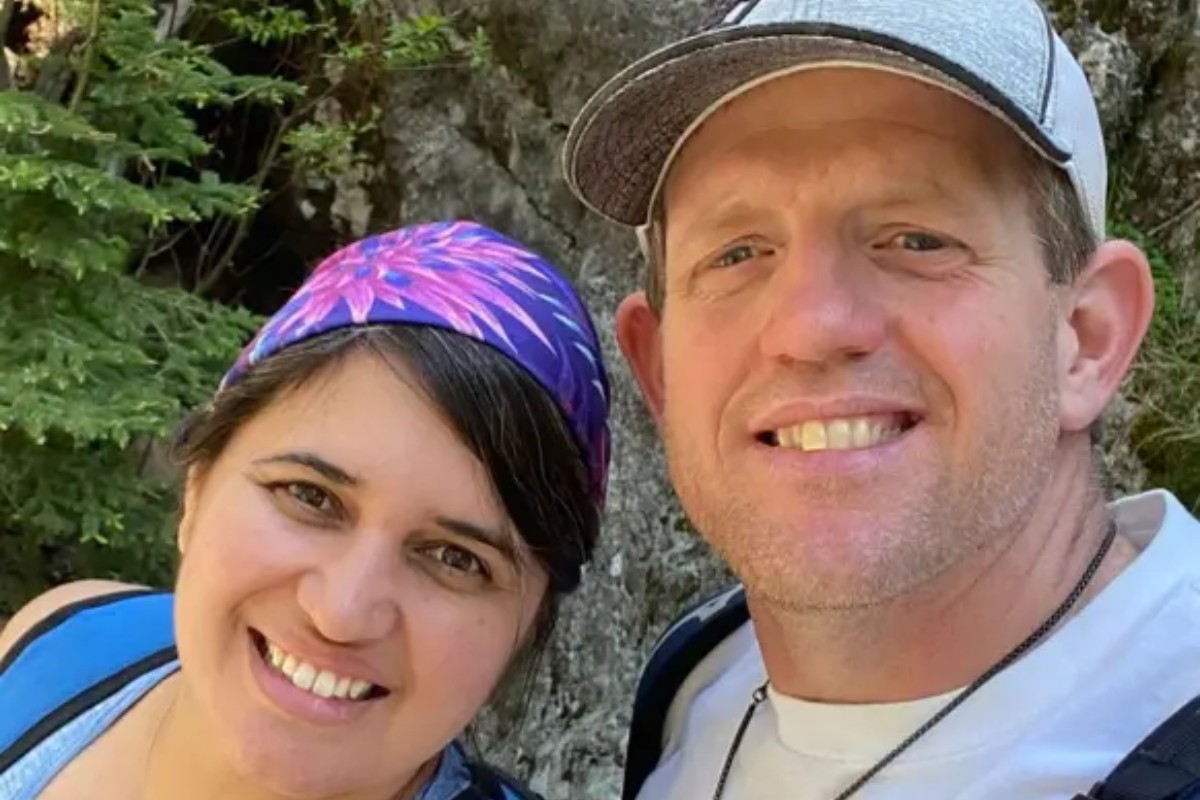Casal foi assassinado na frente das filhas, durante trilha