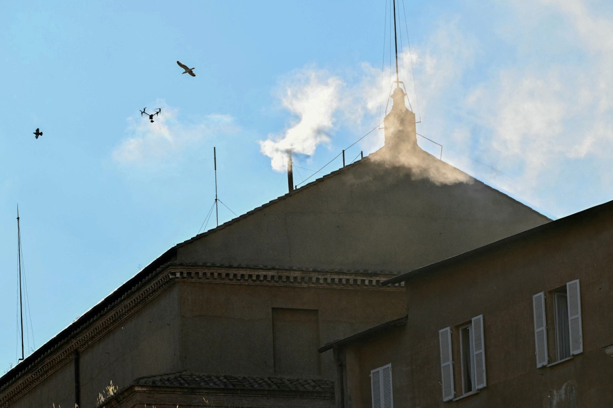 Fumaça branca na Capela Sistina 