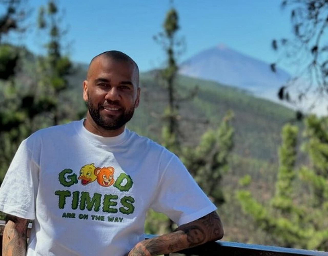 Daniel Alves já estava em liberdade desde março de 2024 ao pagar uma fiança de 1 milhão de euros