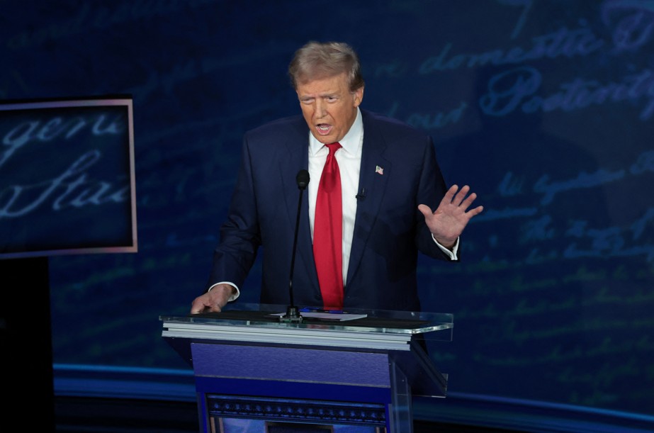 Donald Trump durante debate desta terça-feira
