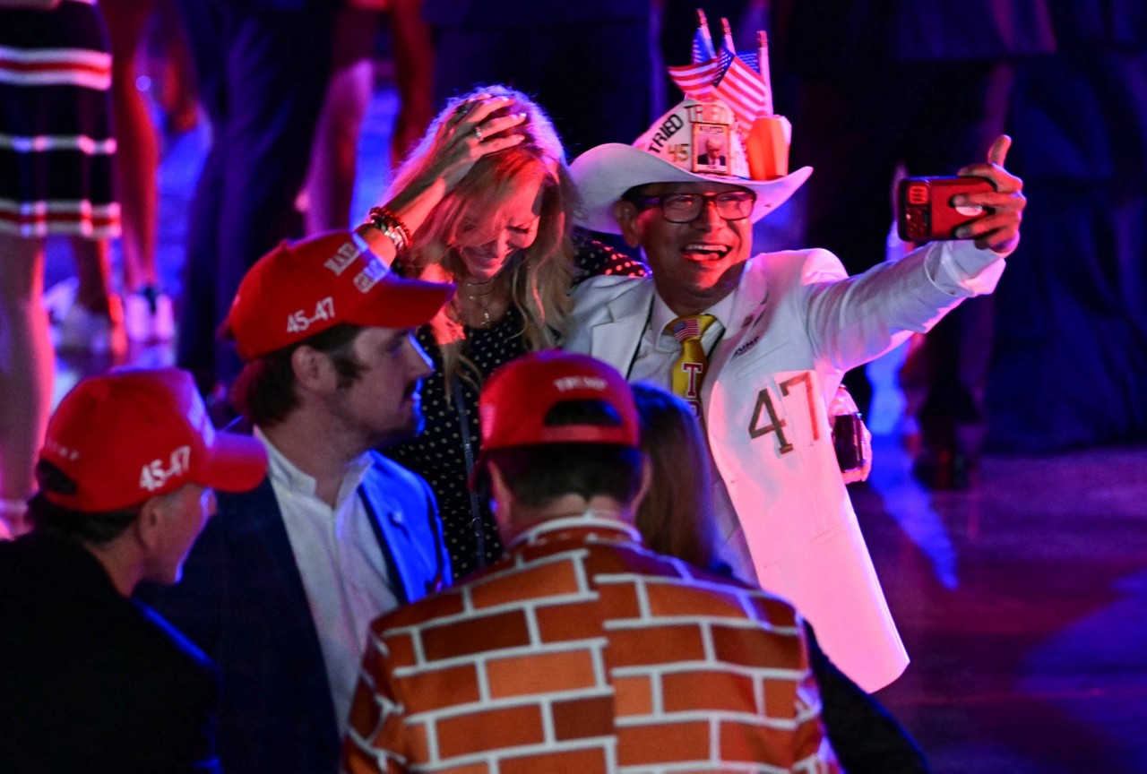 Apoiadores de Donald Trump comemoram no Wisconsin