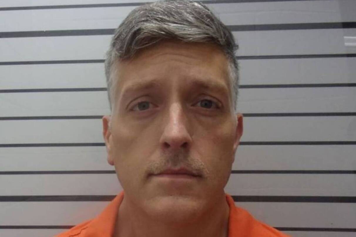 Jon Hallford, proprietário da funerária Return to Nature, ainda responderá a processo por abuso de cadáveres