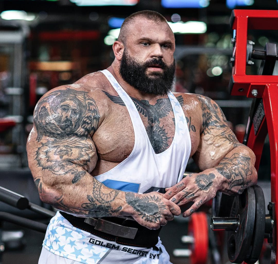 Illia 'Golem' Yefimchyk, um famoso fisiculturista das redes sociais