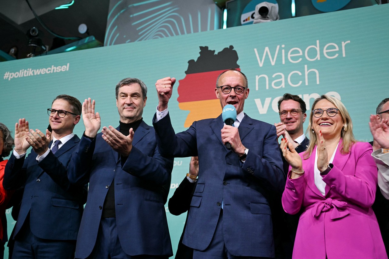 Friedrich Merz, líder da Democracia Cristã, enfrenta as 'barganhas intermináveis' para formar novo gabinete da Alemanha