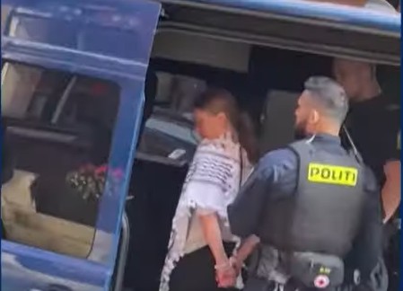 Greta Thunberg foi filmada entrando em veículo algemada